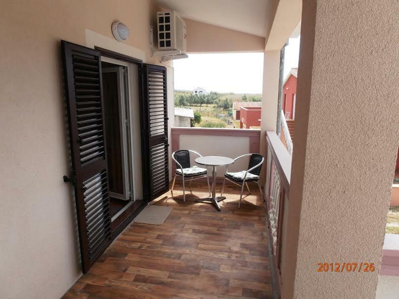 Apartmani Peko Pag Town Exterior foto